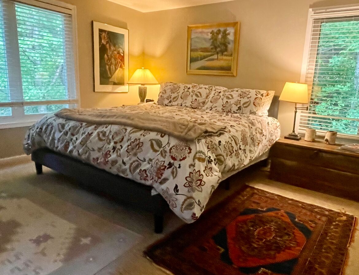 5 bedrooms, iron/ironing board, free WiFi, bed sheets