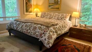 5 bedrooms, iron/ironing board, free WiFi, bed sheets