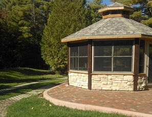 Exterior - Perfect For Family Reunions/Weekend Getaways/Large Groups. A hidden oasis! (Fish Creek)