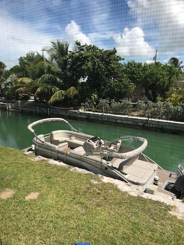 Oceanside, pet friendly, smart home with plenty of paddle equipment