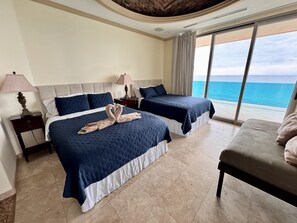 3 Schlafzimmer, Schreibtisch, Bügeleisen/Bügelbrett, Reisekinderbett