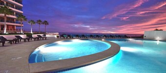 End Unit Penthouse at Esmeralda • Private Jacuzzi