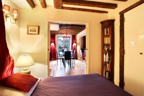 3 bedrooms, iron/ironing board, free WiFi, bed sheets - 3 BR-2BA Luxury - Ile Saint Louis on the Seine River (Paris)