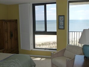 2 bedrooms, iron/ironing board, free WiFi, wheelchair access - Oceanfront Sea Colony Spacious Condo with Great Ocean Views! (Bethany Beach)