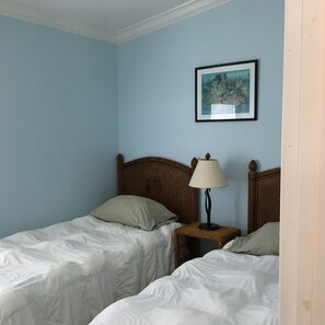 2 bedrooms, iron/ironing board, free WiFi, bed sheets