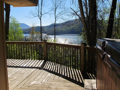 Eristäytynyt, poreallas! Järvenäköala Hytti! Special soita minulle!