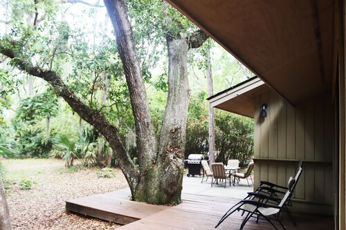 WOW! WHAT A DEAL for a HOUSE in SeaPines! Great Locations 2 BR -Pets ok