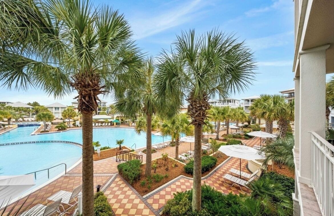 'Belle Vista'- Newly renovated condo overlooking 12k ft pool