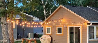 Relaxing Lakefront Cabin, Family + Lake + Dock + Sunset + Be Here, All Year Fun!
