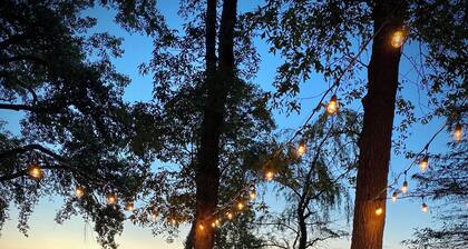 Relaxing Lakefront Cabin, Family + Lake + Dock + Sunset + Be Here, All Year Fun!