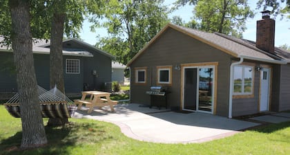 Kaunis, rentouttava, Walkout Lake Front