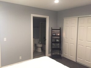 2 bedrooms, desk, iron/ironing board, free WiFi - Beautiful Condo in Summerlin close to ALL, home away from home. (Las Vegas)