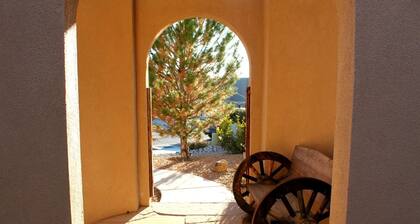 Resort Style Home - Your Albuquerque Oasis - JACUZZI OPEN STARTING JANUARY 5TH