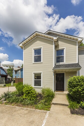Downtown Townhouse Near Rupp Arena