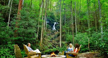 Upscale Cottage with Ultra Privacy and Spectacular View