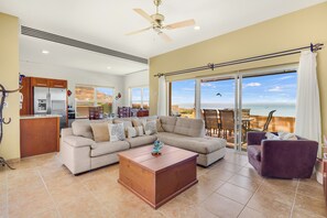 Smart TV, DVD player, books -  Stunning Sunsets over the Sea! Las Colinas @ Puerta Cortes Resort (La Paz)