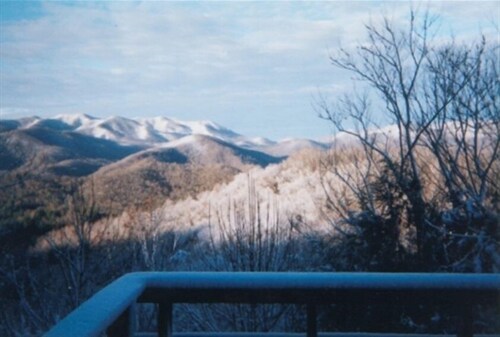Mountainview House - Luxurious Privacy Above the Clouds