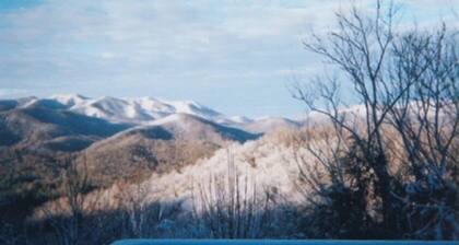Mountainview House - Luxurious Privacy Above the Clouds