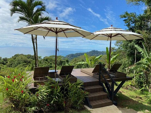 Spectacular Ocean Views and Sunsets, Large Private Secluded Property!