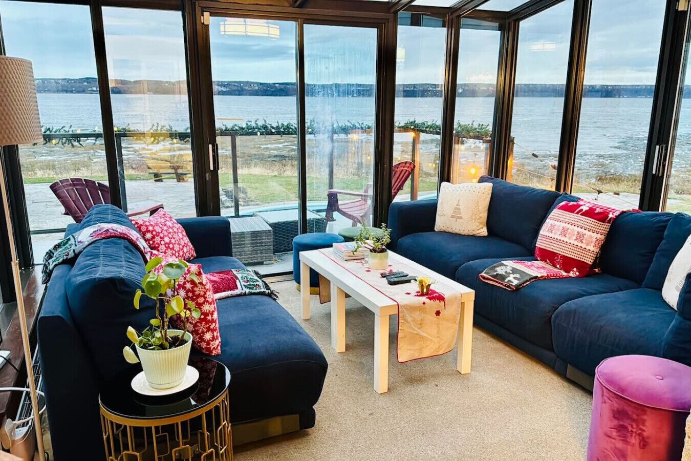 Smart-TV, Kamin, Videospiele, DVD-Player