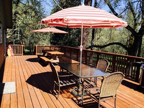 Outdoor dining - Peaceful Rogue Riverfront Home on 3 Acres! (Grants Pass)