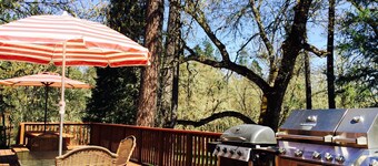 Peaceful Rogue Riverfront maison sur 3 Acres!