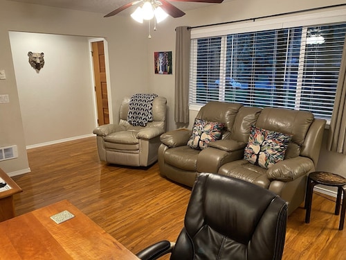 Peaceful Rogue Riverfront Home on 3 Acres!