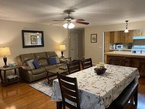 Smart TV, fireplace, video games, DVD player - Peaceful Rogue Riverfront Home on 3 Acres! (Grants Pass)