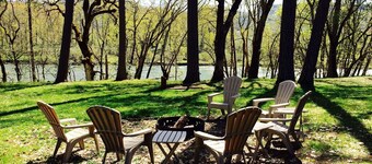 Peaceful Rogue Riverfront Home on 3 Acres!