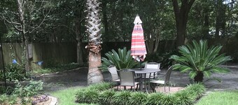 Paradise ~Guests & Pets! D’town OS. SPECIAL ~10% Discount Book Current Month!