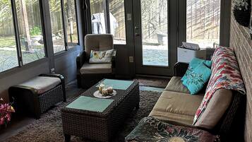 Smart TV, DVD player, books, music library