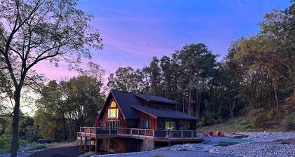 A-Frame w/Pool, Hot Tub, & Lake Access-Smith Park