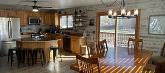 Private 3-acre 4br3ba w/Lake Access off Wine Trail
