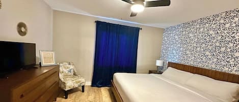 4 bedrooms, desk, iron/ironing board, travel cot