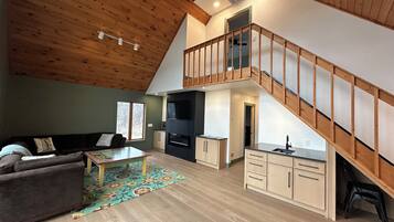 Smart TV, videogiochi, lettore DVD, libri