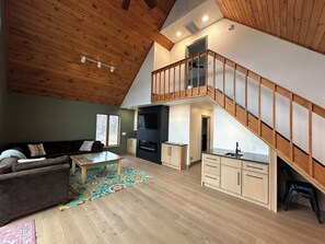 TV connectée, jeux vidéo, lecteur de DVD, livres