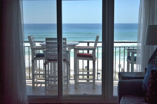 Emerald Escape On Okaloosa Island - Beachfront With Large Private Balcony
