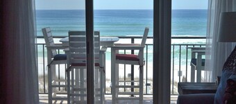 Emerald Escape On Okaloosa Island - Beachfront With Large Private Balcony
