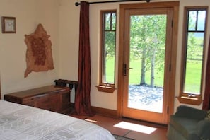 4 habitaciones, escritorio, tabla de planchar con plancha y wifi