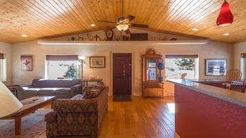 TV, lareira, DVD player, escritórios