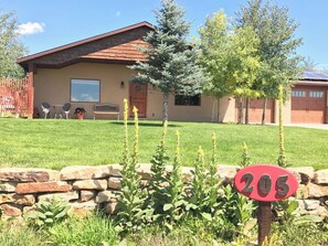 Exterior - Single Level w/ Hot Tub and patios with 360° Views! (Westcliffe)