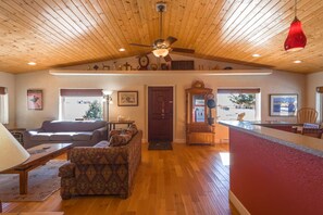 TV, fireplace, DVD player, offices