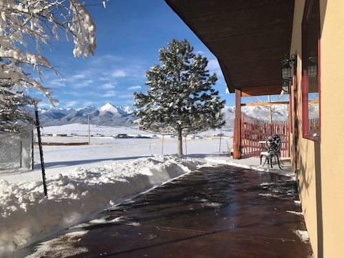 Single Level w/ Hot Tub and patios with 360° Views!