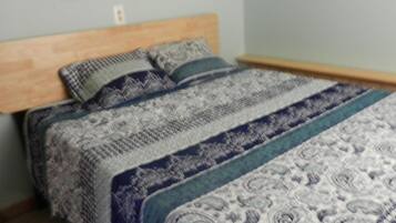 4 bedrooms, iron/ironing board, free WiFi, wheelchair access