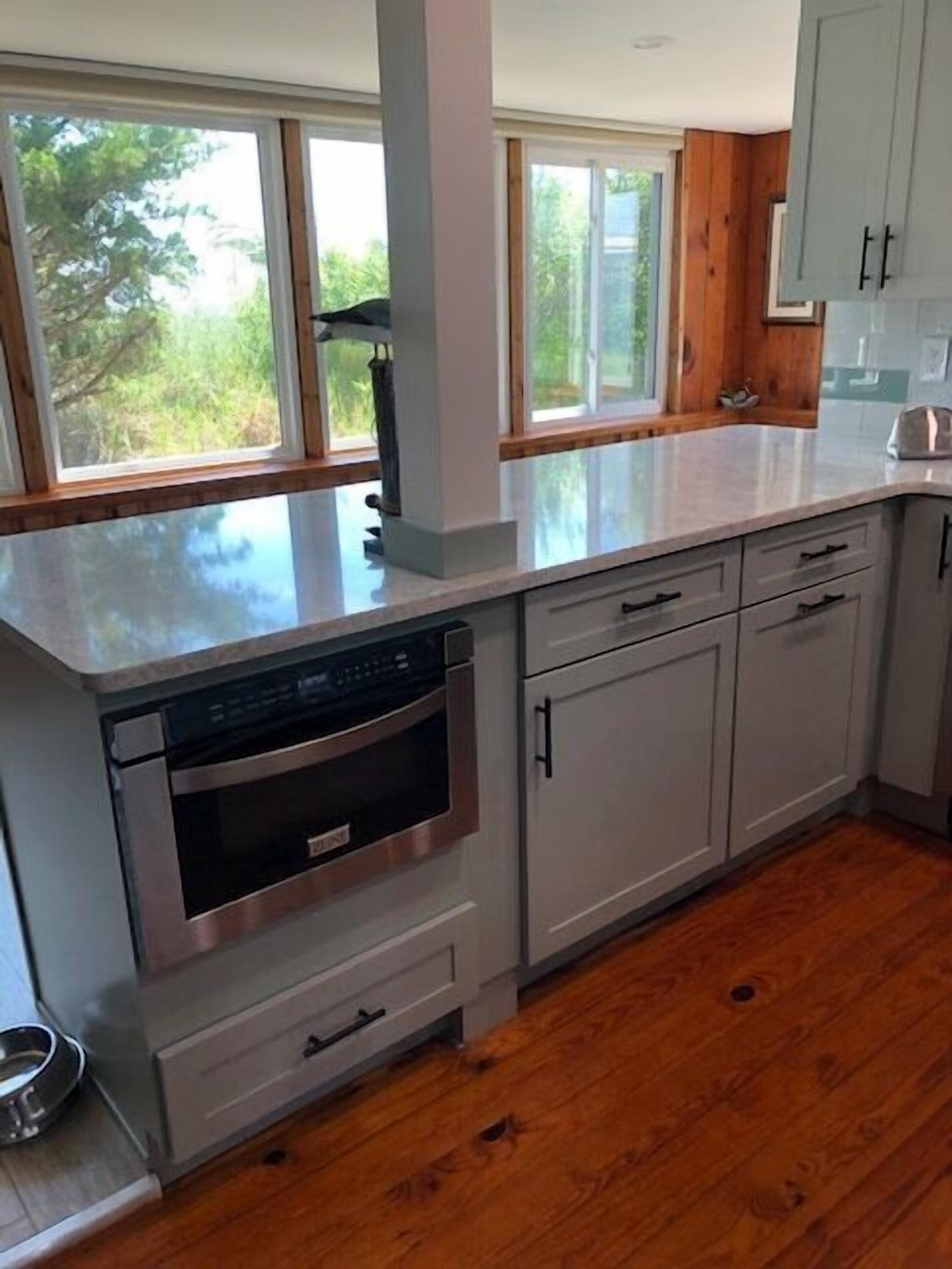 Frigorífic, microones, forn i placa de cuina 