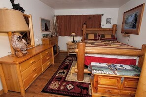 1 bedroom, iron/ironing board, free WiFi