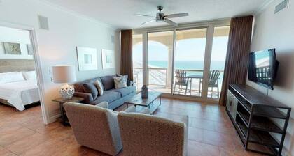 Luxuriöses 2 BR SkyHome mit Panoramablick auf das Meer und nur wenige Schritte vom Strand entfernt!