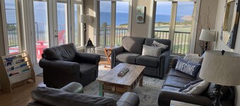 Executive Home Stunning Ocean View, St John's 10 min  Sauna, Firepit, Fitness Rm