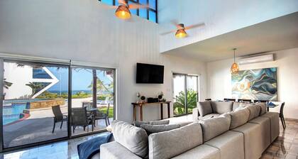 Oceanfront Luxury Home Wifi 4 Smart TV'S Pool & Spa