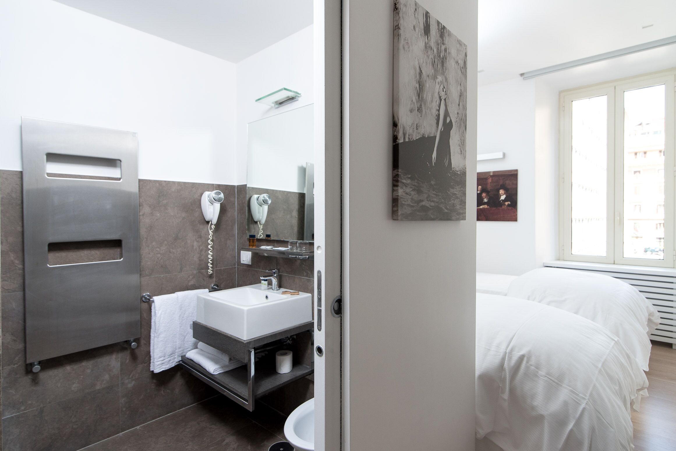 Dusche, Haartrockner, Bidet, Handtücher